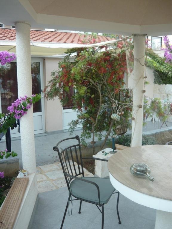 Apartments Luka Sevid Exterior foto