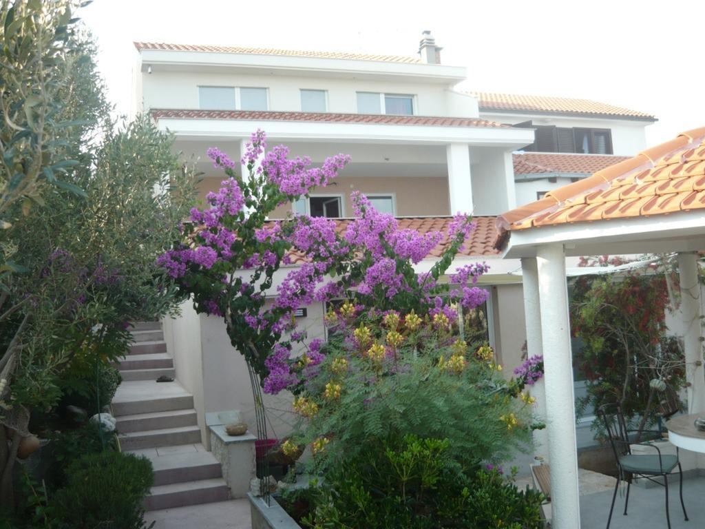 Apartments Luka Sevid Exterior foto